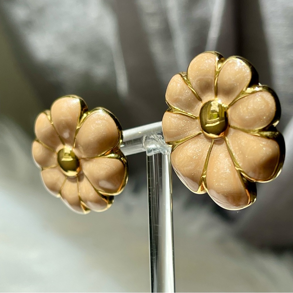 Napier | Enamel Beige Tan and Gold Flower Post Earrings with Vintage Charm